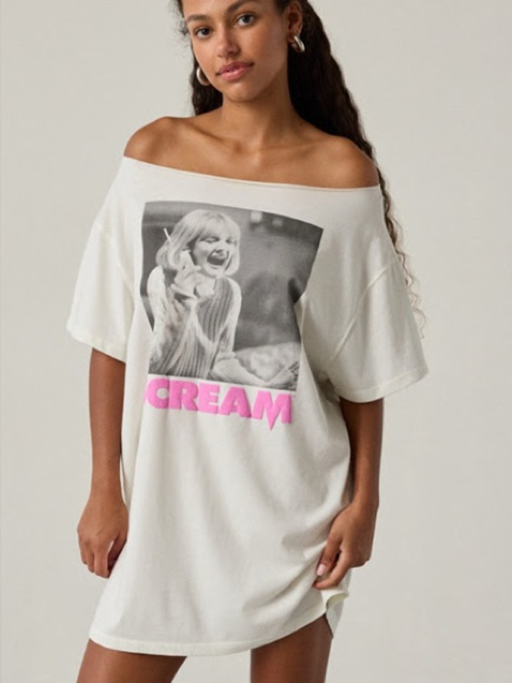 Scream Graphic Off-The-Shoulder T-Shirt Dress - Size Small/Medium